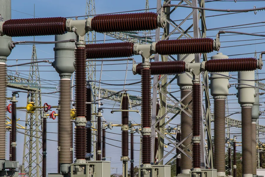 Enabling smooth communication between power devices and SCADA system.